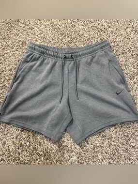 Nike Dri-Fit Tech Fleece Sweat Shorts Mens Size Med Gray Performance Zip Pocket